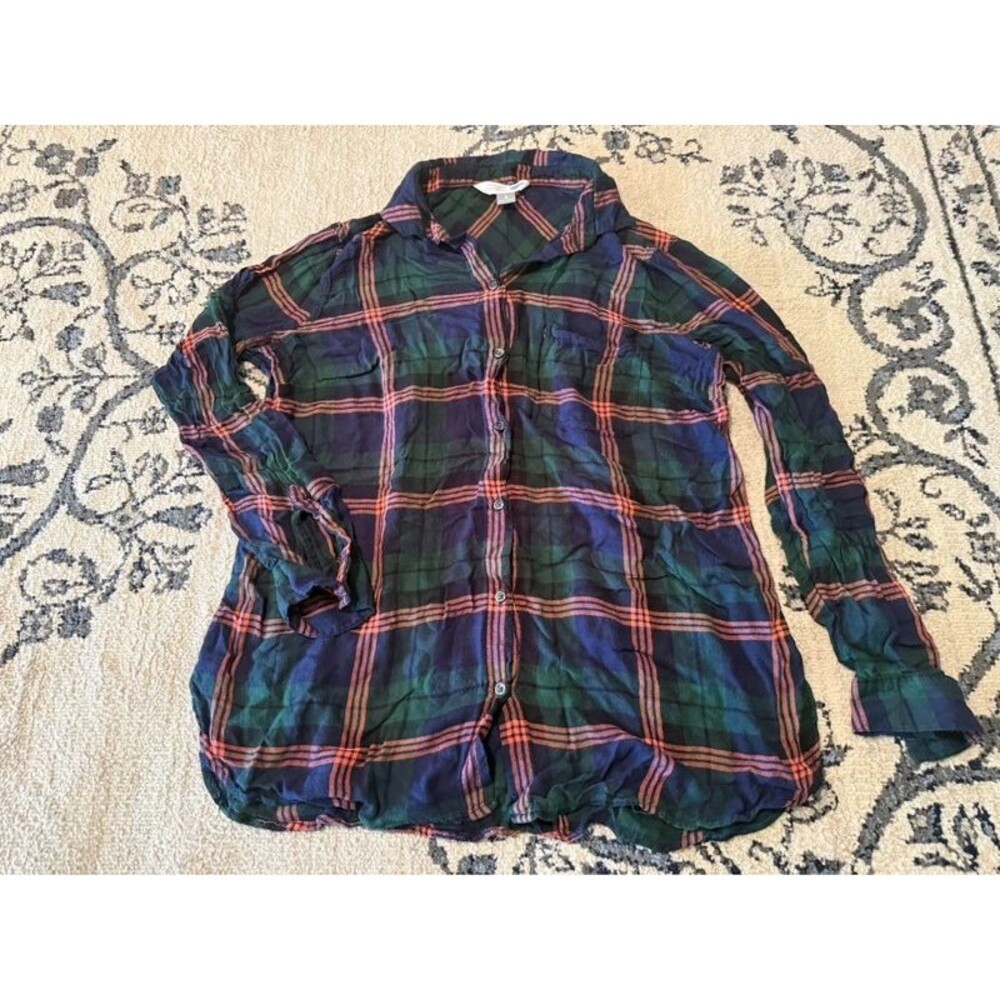 Old Navy, βThe Classic Shirtβ flannel, womenβs size large, viscose material